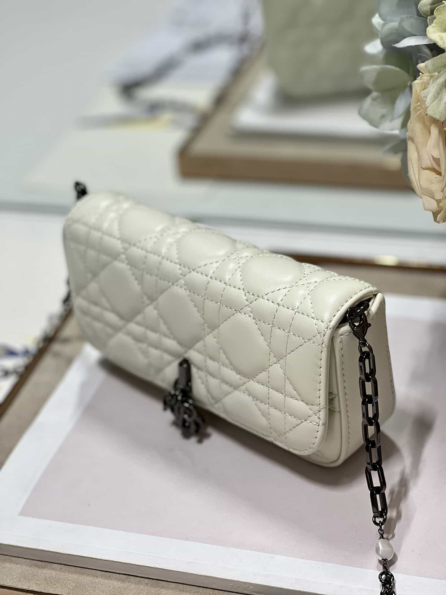 1:1 Replica Mini Miss Dior Bag White/ Black For Women 7 in/ 18.5cm - Image 4