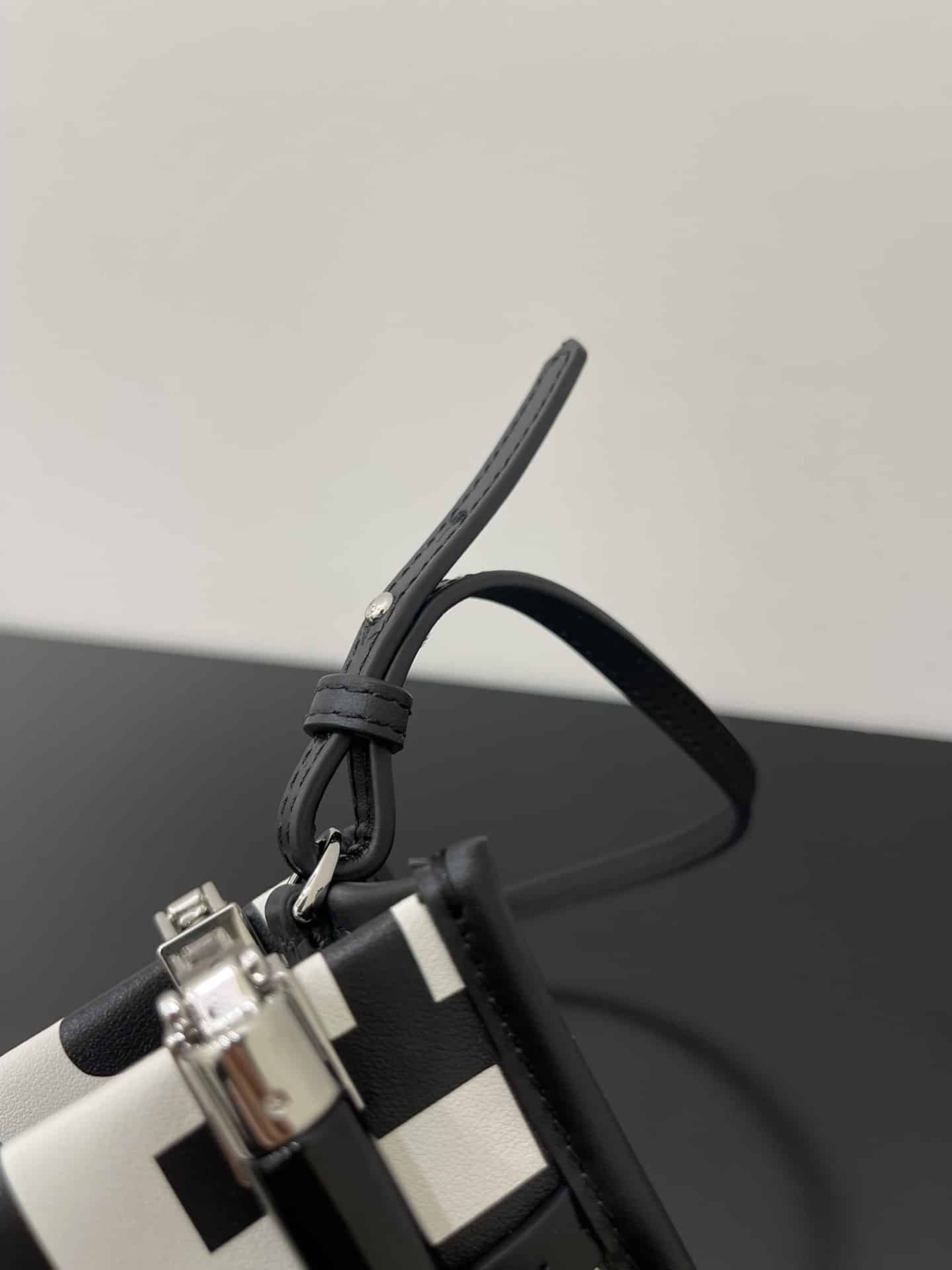 1:1 Replica Mini Sunshine Shopper Two-Tone Mini Bag Black And White For Women 7in/18cm - Image 7