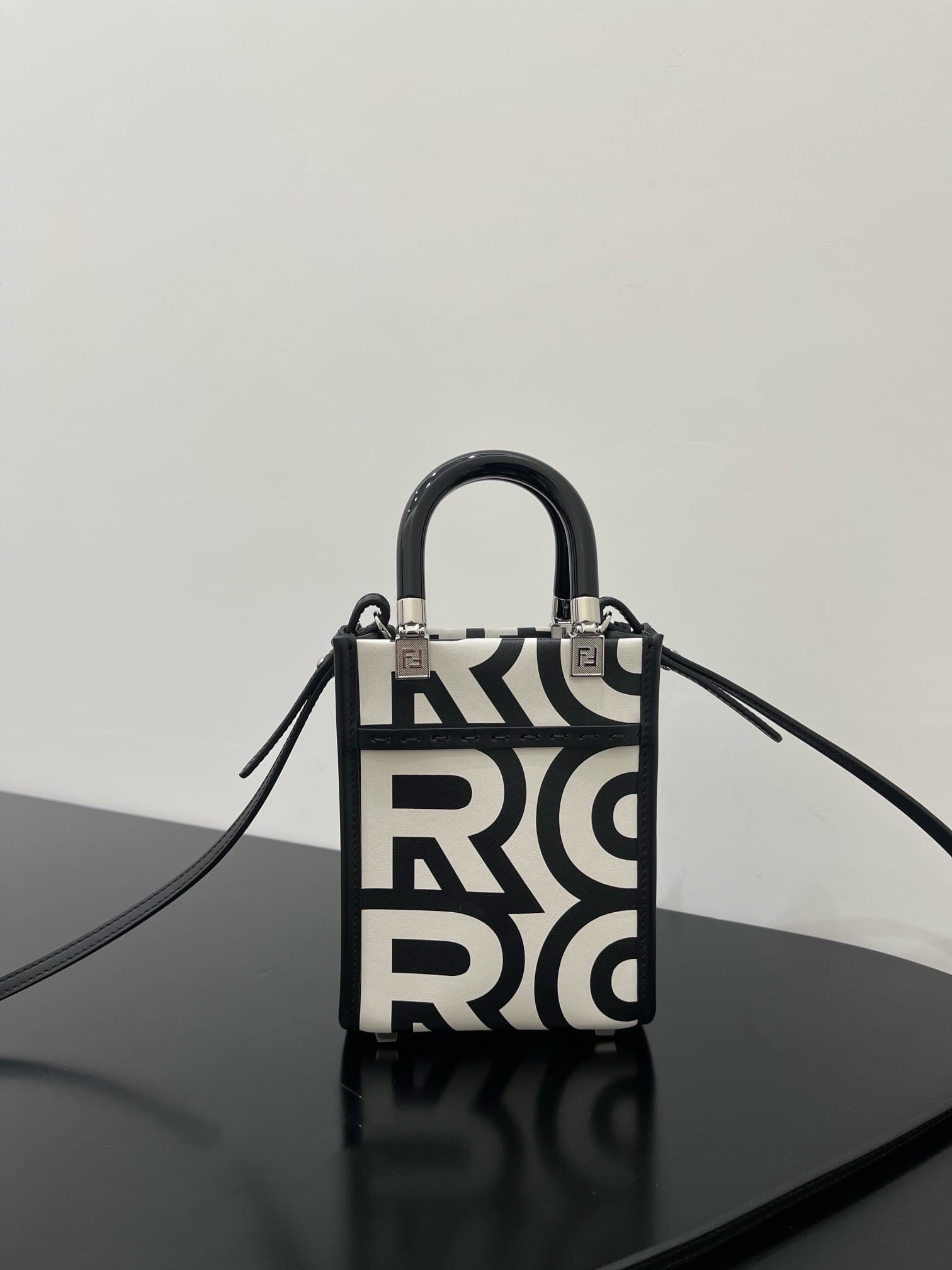 1:1 Replica Mini Sunshine Shopper Two-Tone Mini Bag Black And White For Women 7in/18cm - Image 4