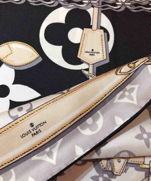 Monogram Confidential Square 90 Black For Women