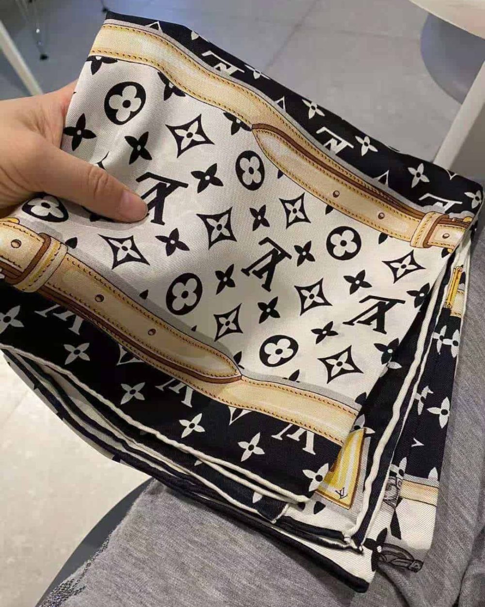 Monogram Confidential Square 90 White And Black For Women M78667