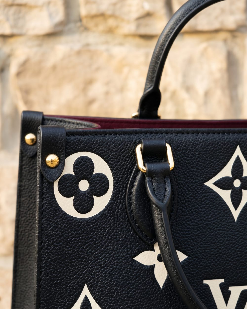 DBS-LC488 - Onthego MM Handbag Deal