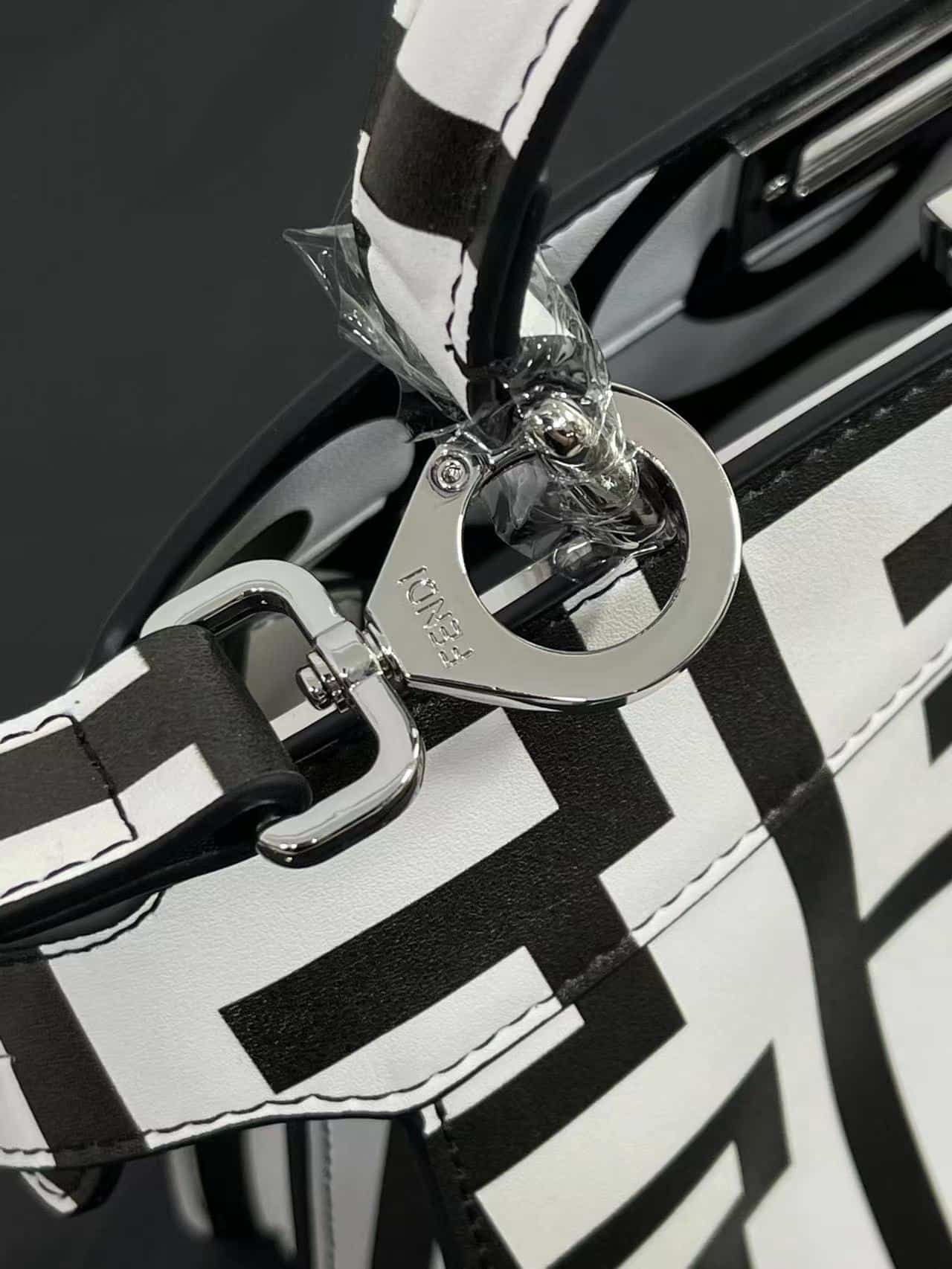 1:1 Replica Peekaboo Iseeu Small Bag Black And White For Women 10.5in/ 27cm - Image 6