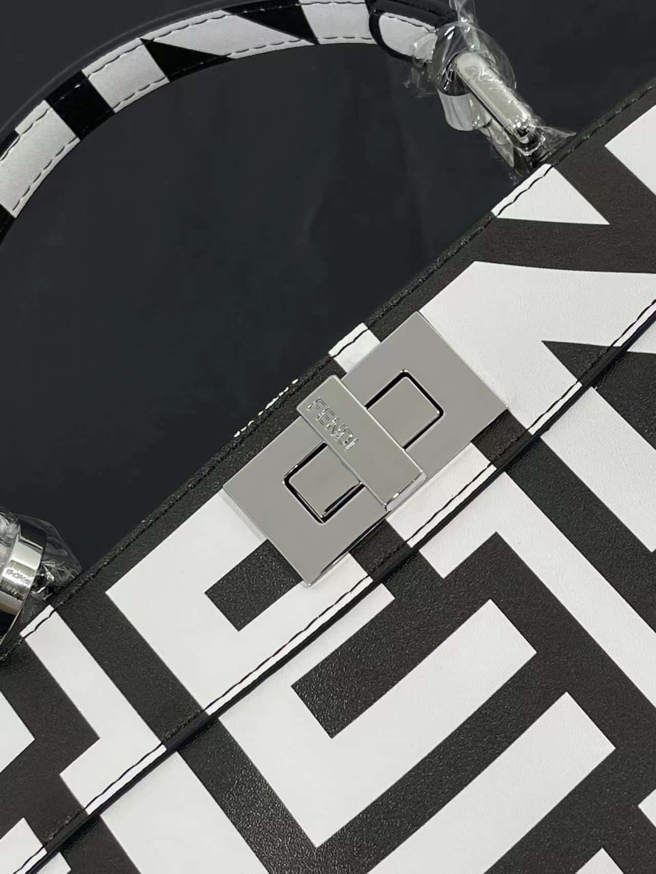 1:1 Replica Peekaboo Iseeu Small Bag Black And White For Women 10.5in/ 27cm - Image 5