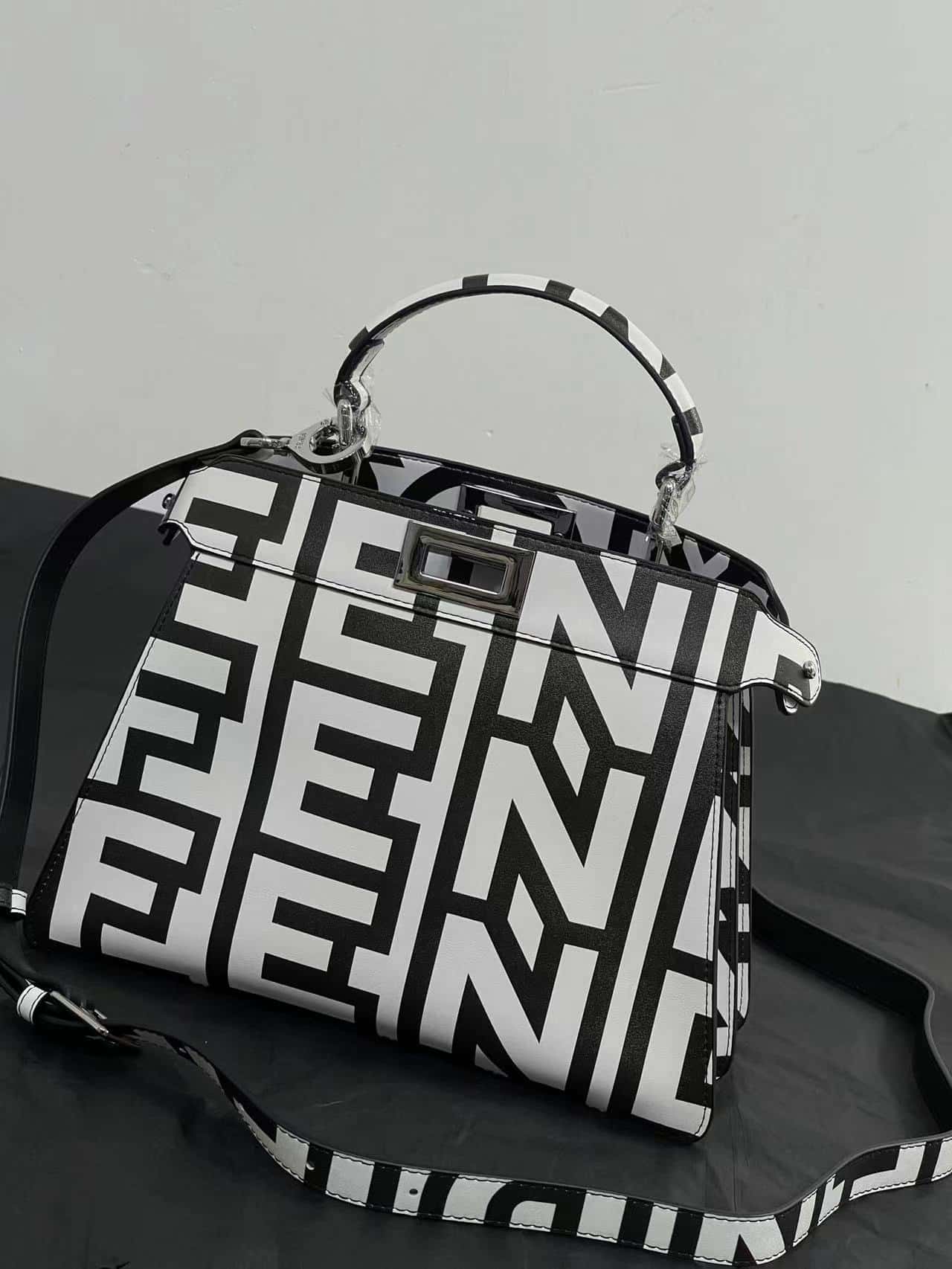 1:1 Replica Peekaboo Iseeu Small Bag Black And White For Women 10.5in/ 27cm - Image 9