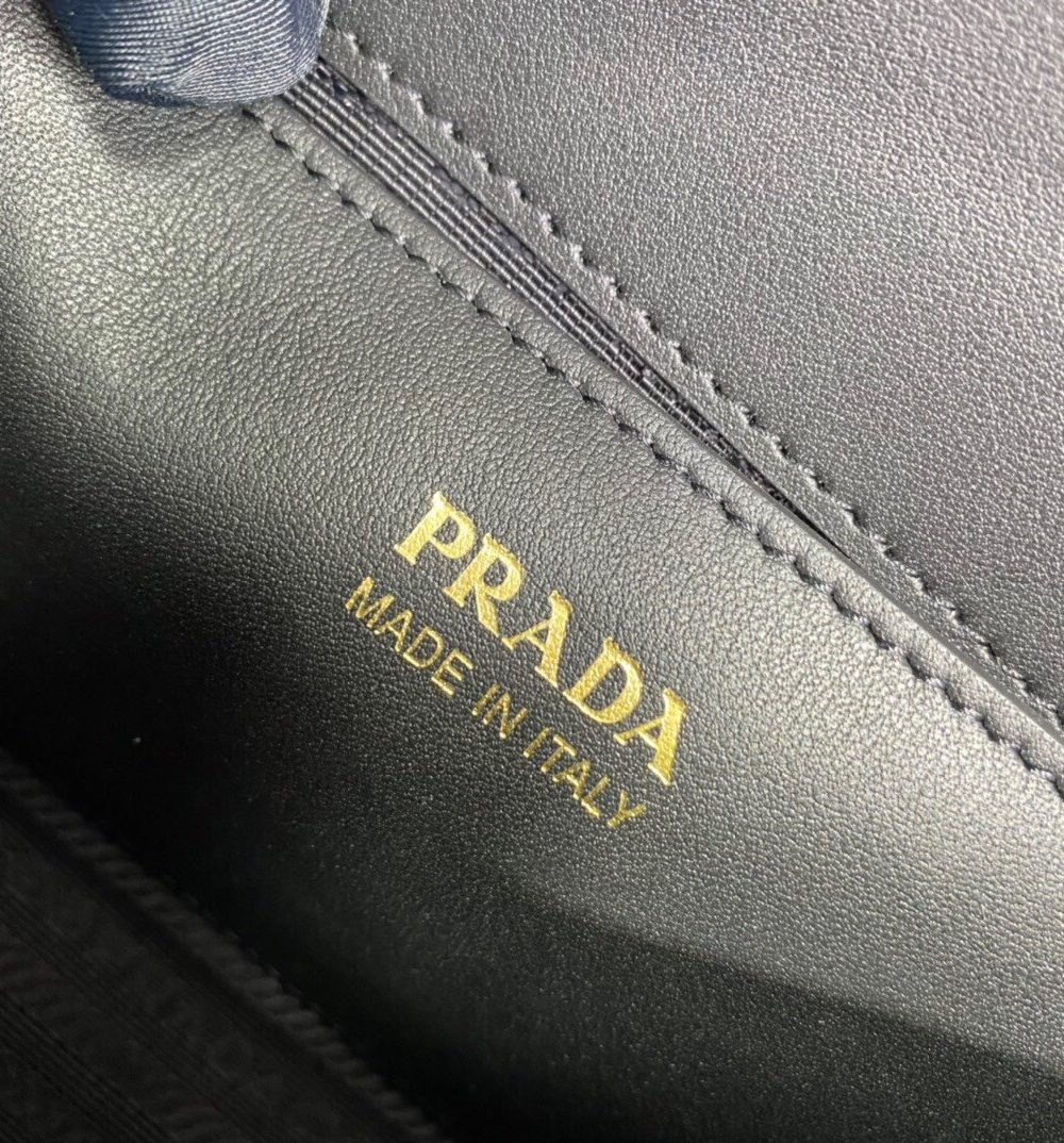 Prada Monochrome Saffiano Bag Black For Women, Women's Bags 8.2in/21cm 1BD317_2ERX_F0002_V_3O3
