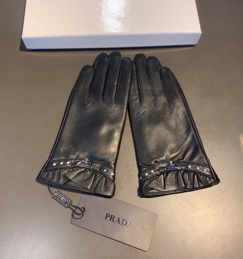 Prada Nappa Gloves In Black