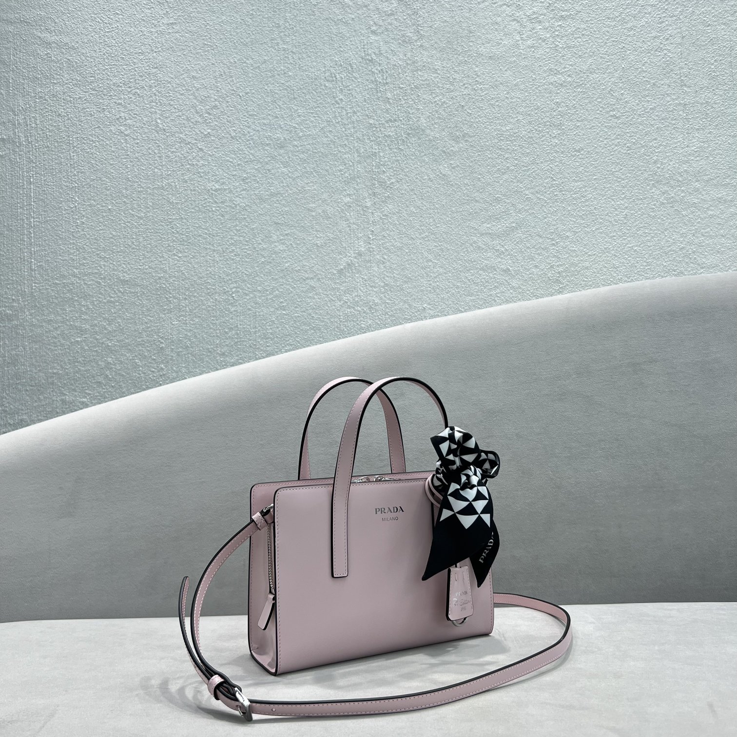 Prada Re-Edition 1995 Brushed Mini Handbag Pink For Women, Women's Bags 8.6in/22cm - Image 2