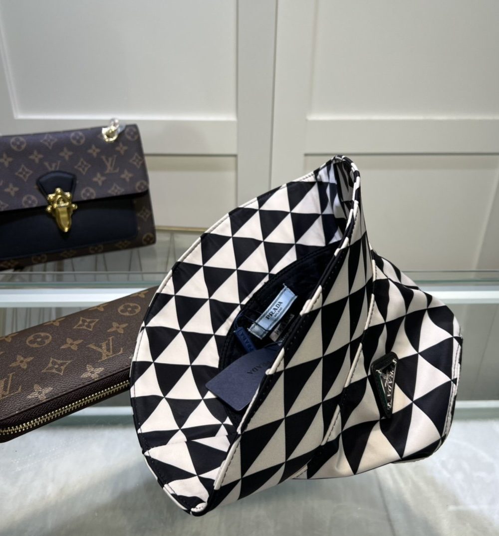 Prada Re-Nylon Bucket Hat Black/White Prada Hat