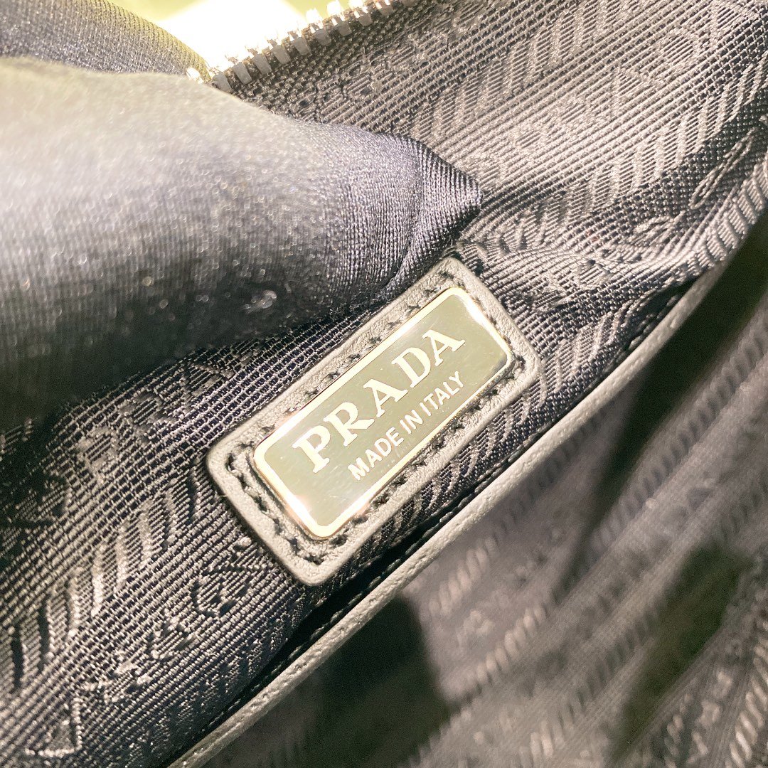 Prada Saffiano Triangle Bag Green For Women, Women's Bags 11in/28cm 2VH155_2FAD_F0458_V_OOO - Image 2