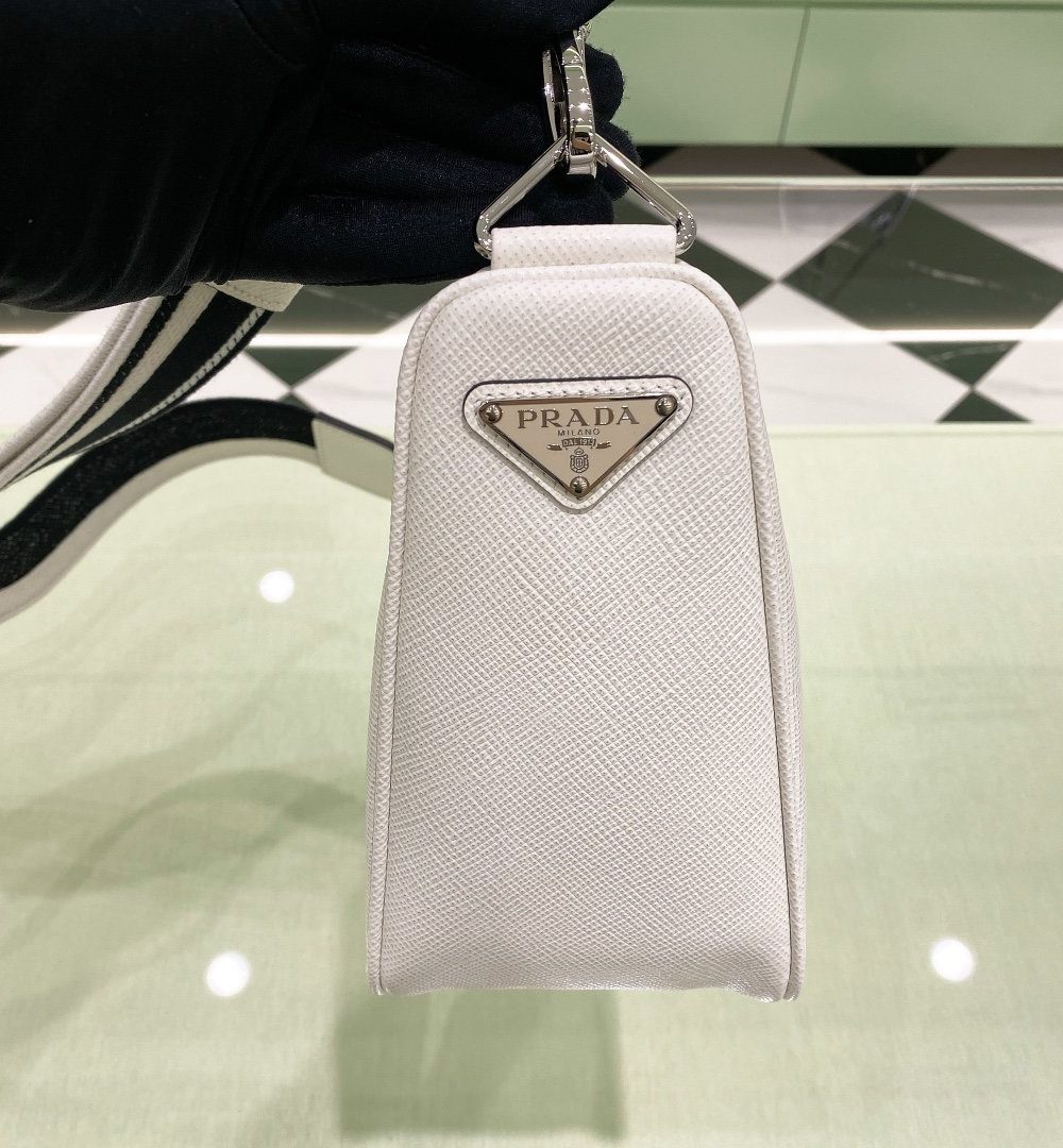 Prada Saffiano Triangle Bag White For Women, Women's Bags 11in/28cm 2VH155_2FAD_F0009_V_OOO