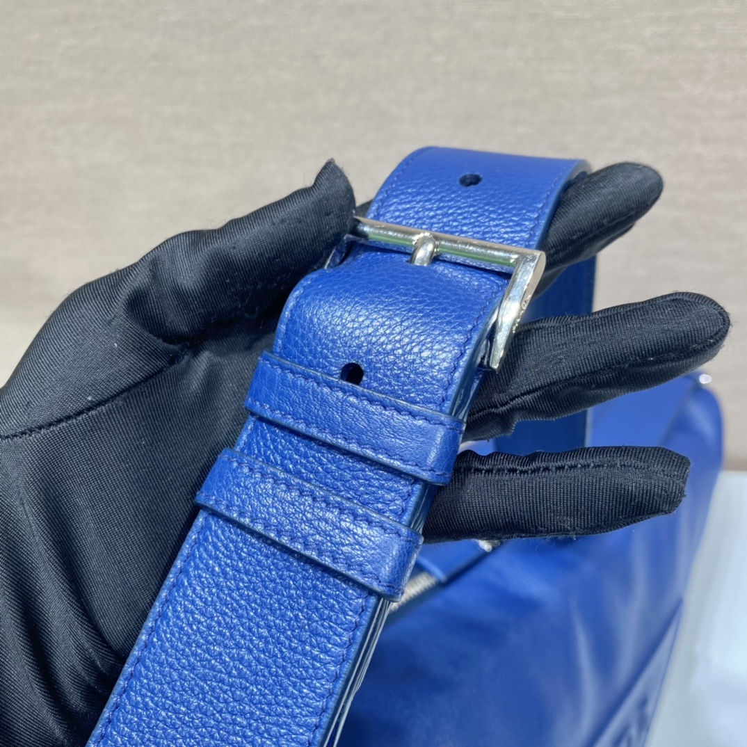 Prada Triangle Pouch Blue For Women, Women's Bags 12.2in/31cm - Image 4