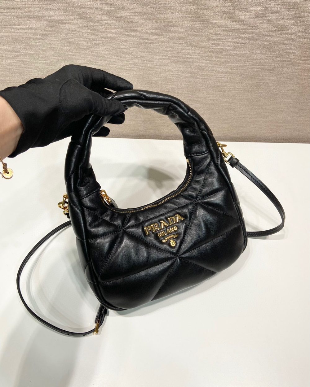 Quilted Nappa Shoulder Bag In Black For Women 8.3in/ 21cm