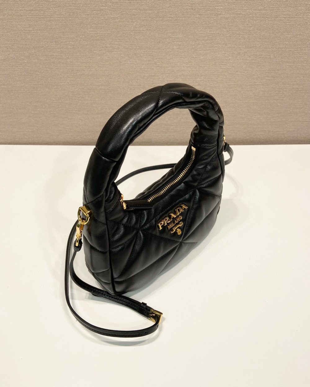 Quilted Nappa Shoulder Bag In Black For Women 8.3in/ 21cm