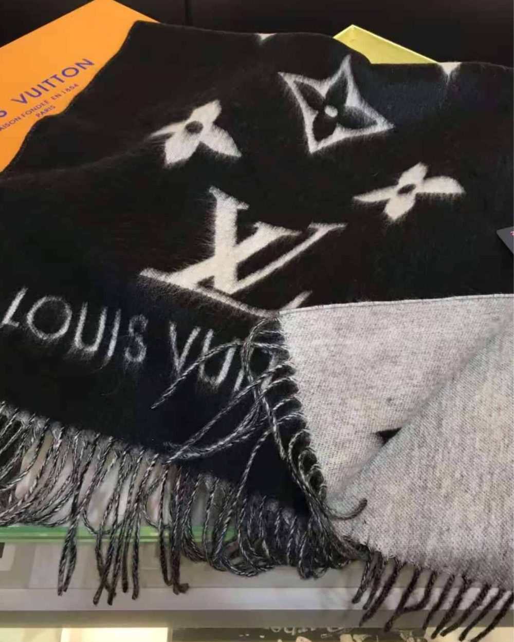 Reykjavik Scarf Black For Women M71040