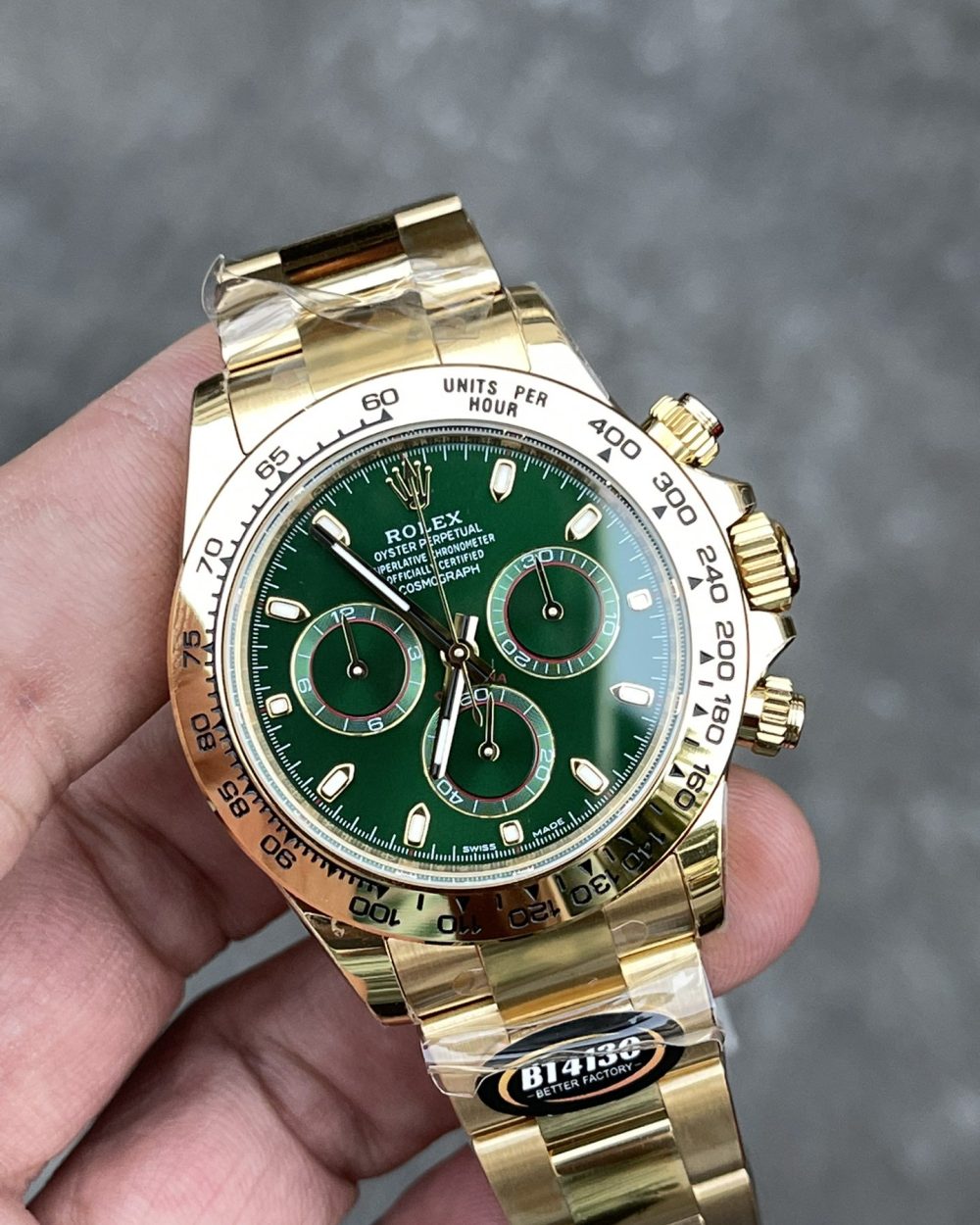 Rolex Cosmograph Daytona 40mm Gold Toned For Men Green Dial Gold Case And Bracelet 1454244