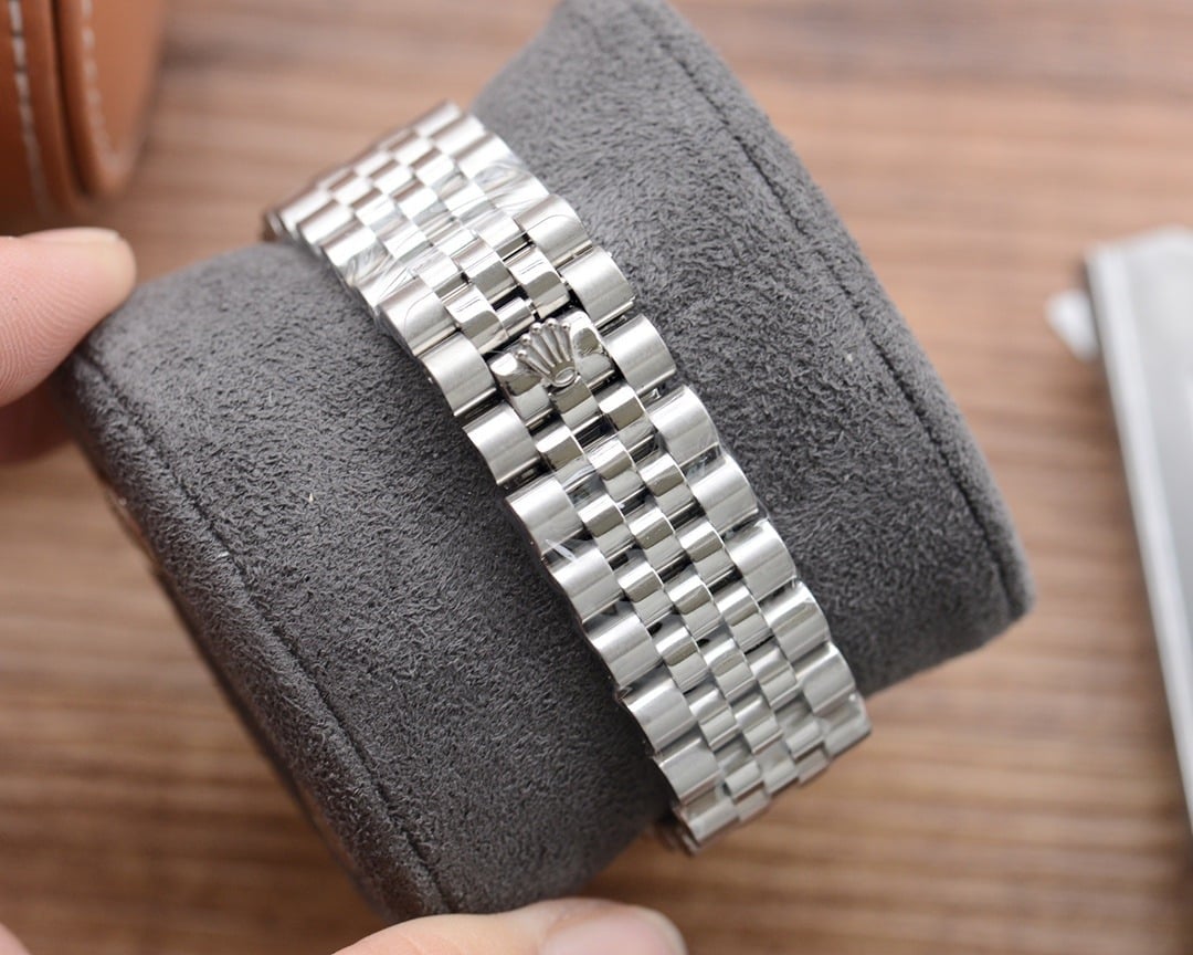 Rolex Datejust 41 Silver Toned For Men 79174 - Image 3