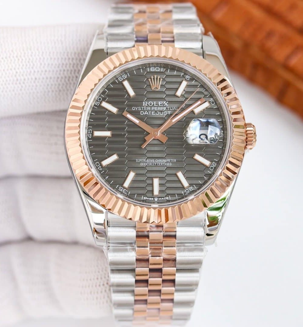 Rolex Datejust 41mm Oyster Perpetual Silver Toned For Men 126331