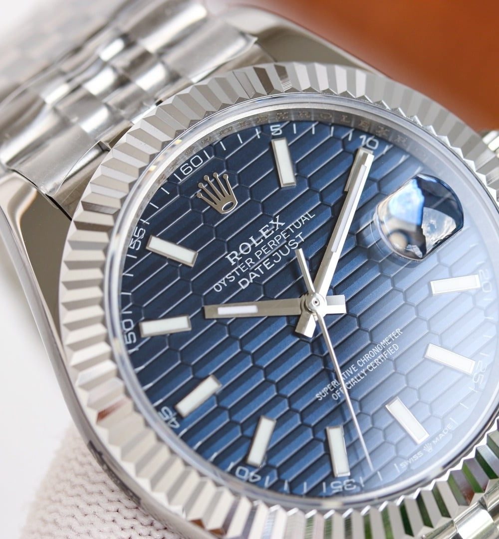 Rolex Datejust 41mm Oyster Perpetual Silver Toned For Men 126334