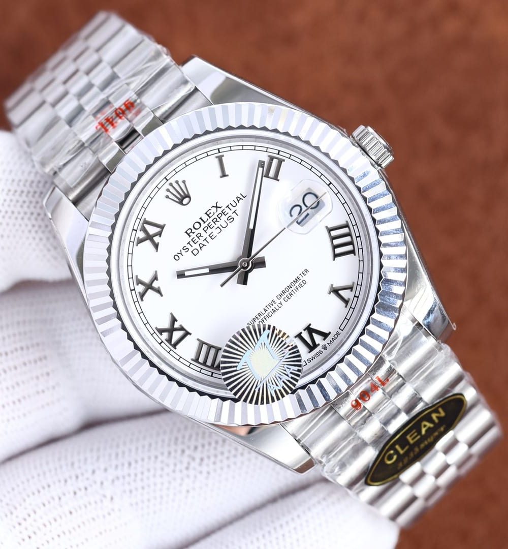 Rolex Datejust 41mm Oyster Perpetual Silver Toned For Men 16220