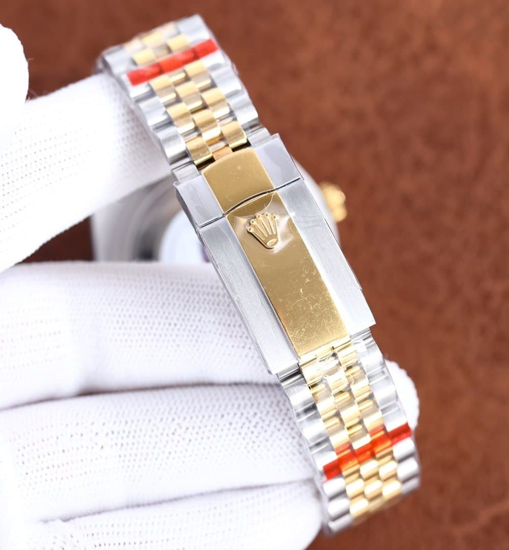 Rolex Datejust 41mm Oyster Perpetual Silver Toned For Men 69173