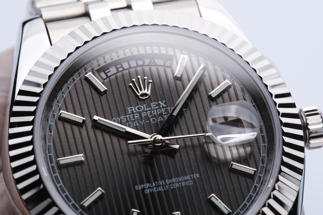 Rolex Datejust 41mm Oyster Perpetual Silver Toned For Men - Image 9