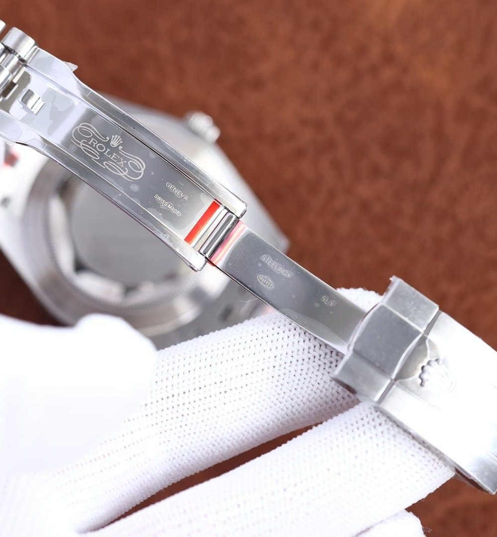 Rolex Datejust 41mm Oyster Perpetual Silver Toned For Men