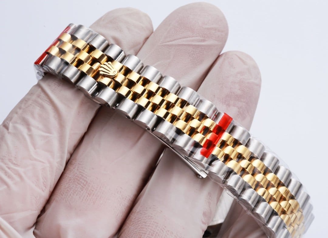 Rolex Datejust 41mm Oyster Perpetual Silver Toned For Men - Image 4