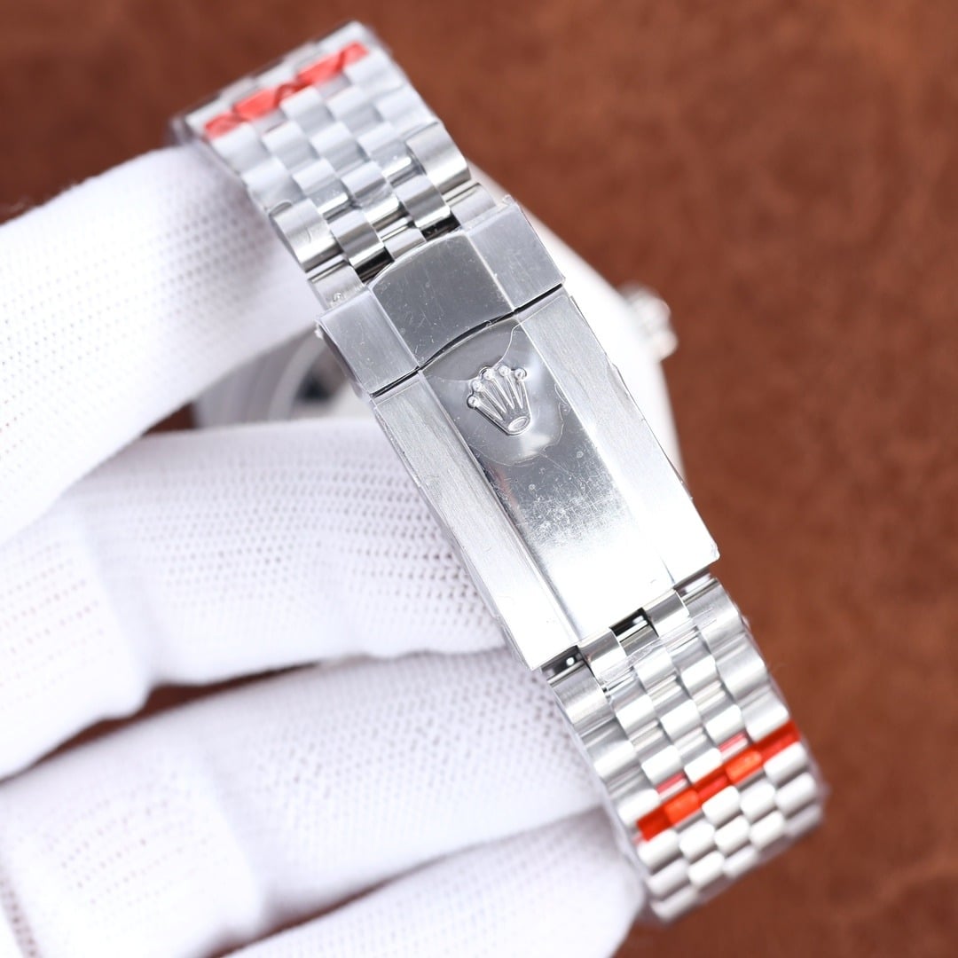 Rolex Datejust 41mm Oyster Perpetual Silver Toned For Men - Image 4