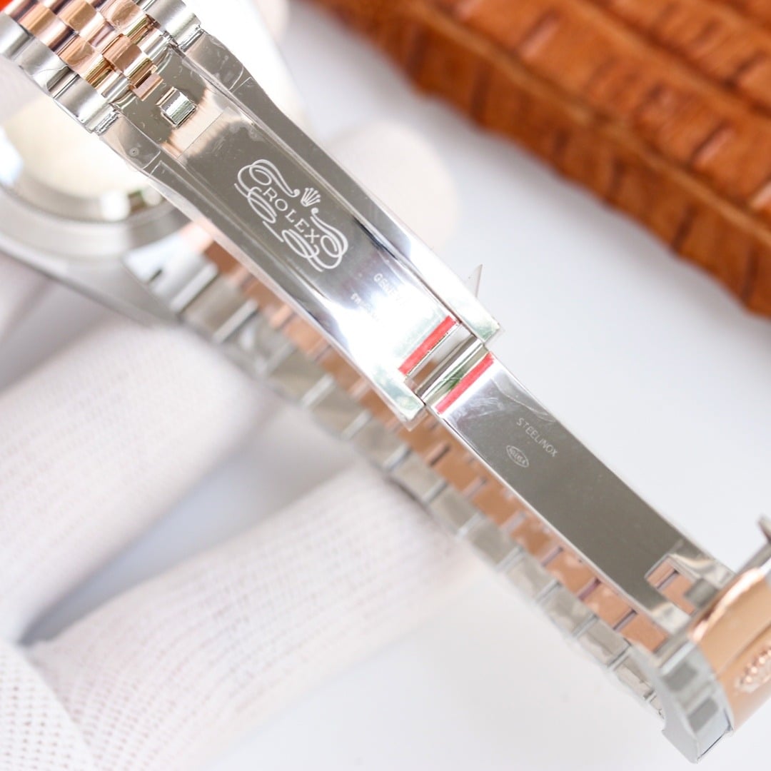 Rolex Datejust 41mm Oyster Perpetual Silver Toned For Men - Image 4