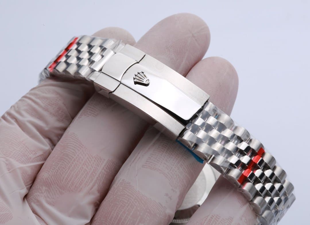 Rolex Datejust 41mm Oyster Perpetual Silver Toned For Men - Image 5