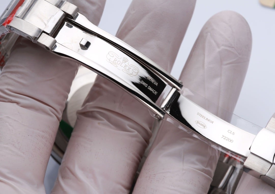 Rolex Datejust 41mm Oyster Perpetual Silver Toned For Men - Image 3