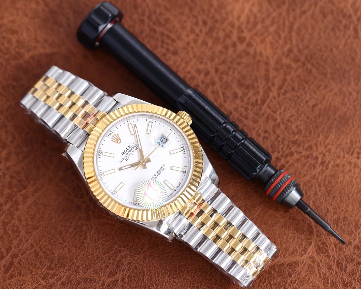 Rolex Datejust 41mm Oyster Perpetual Silver Toned For Men