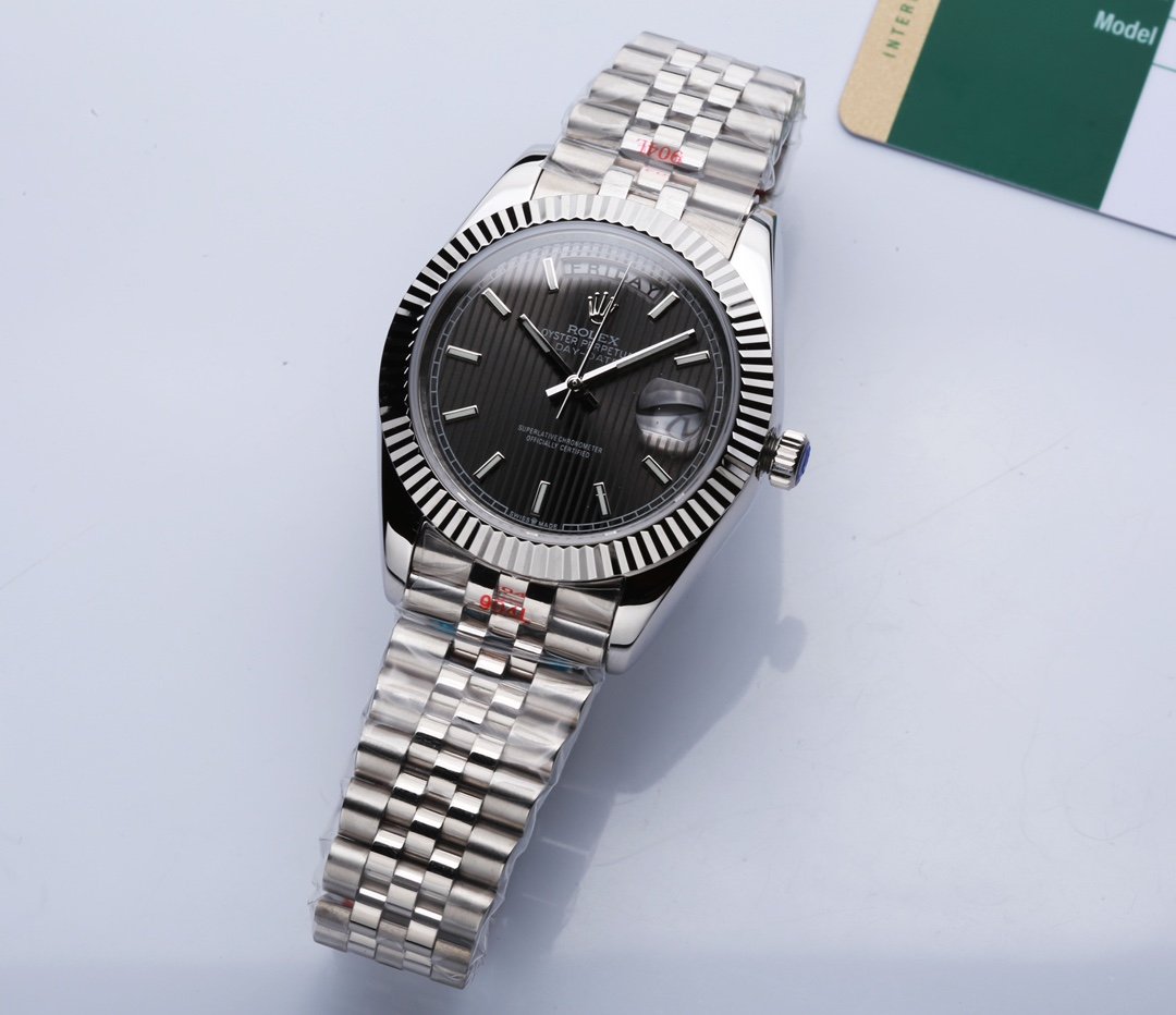 Rolex Datejust 41mm Oyster Perpetual Silver Toned For Men - Image 8
