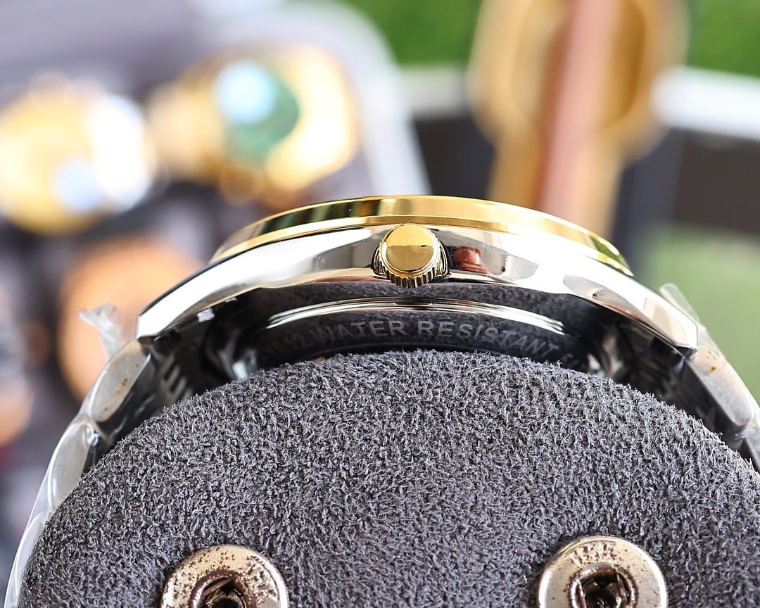 Rolex Datejust Oyster Perpetual 41 Silver Toned For Men - Image 3