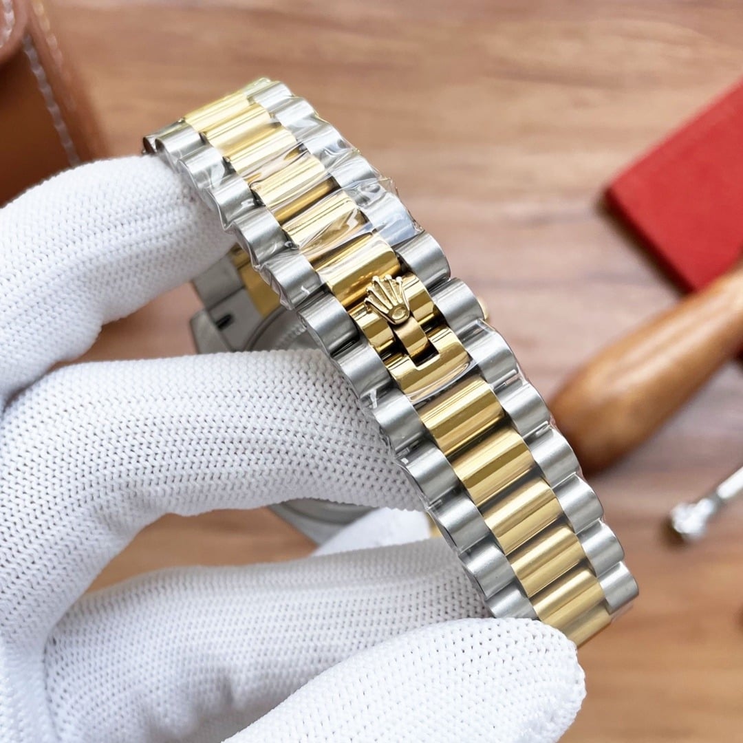 Rolex Datejust Oyster Perpetual 41 Silver Toned For Men - Image 2