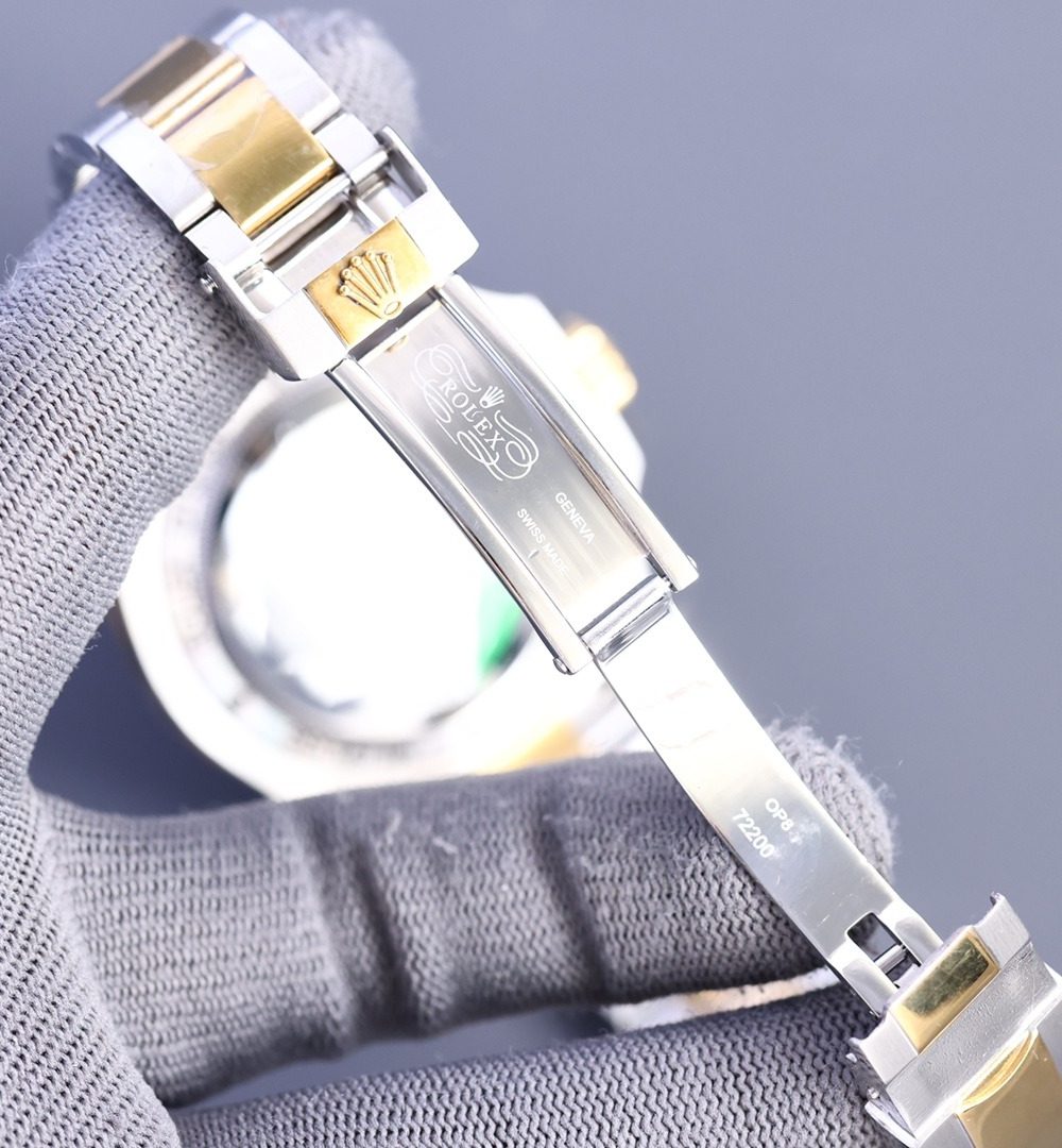 Rolex Sea Dweeler 44mm Silver Toned For Men 126603