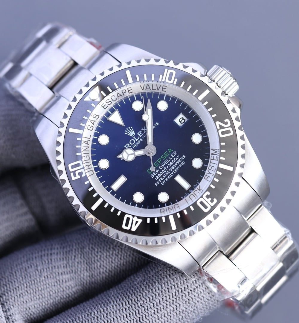 Rolex Sea Dweeler 44mm Silver Toned For Men 136660