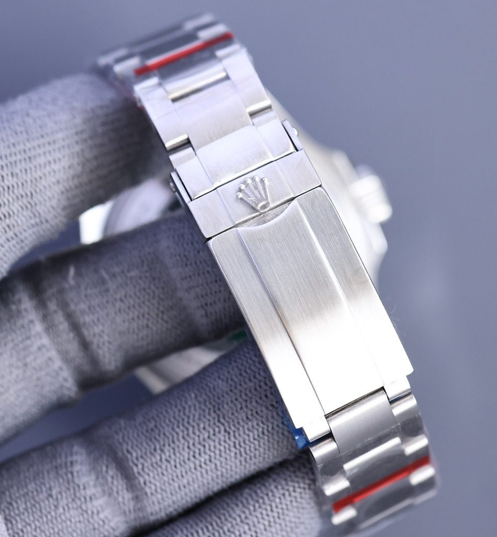 Rolex Sea Dweeler 44mm Silver Toned For Men 136660