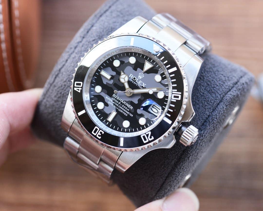 Rolex Submariner Date 41mm Silver Toned For Men 126610LN