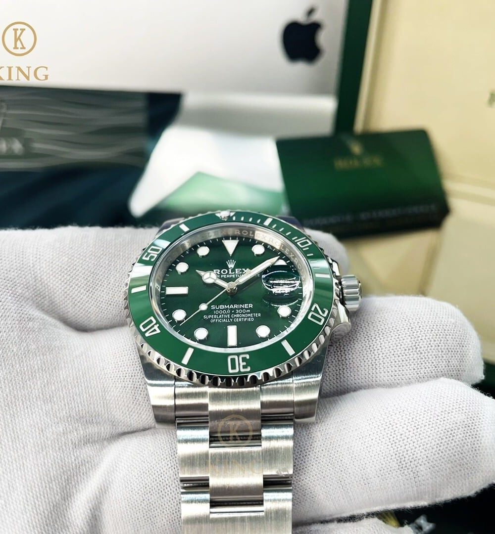 Rolex Submariner Date 41mm Silver Toned For Men Green Dial 116610LV (Hulk)