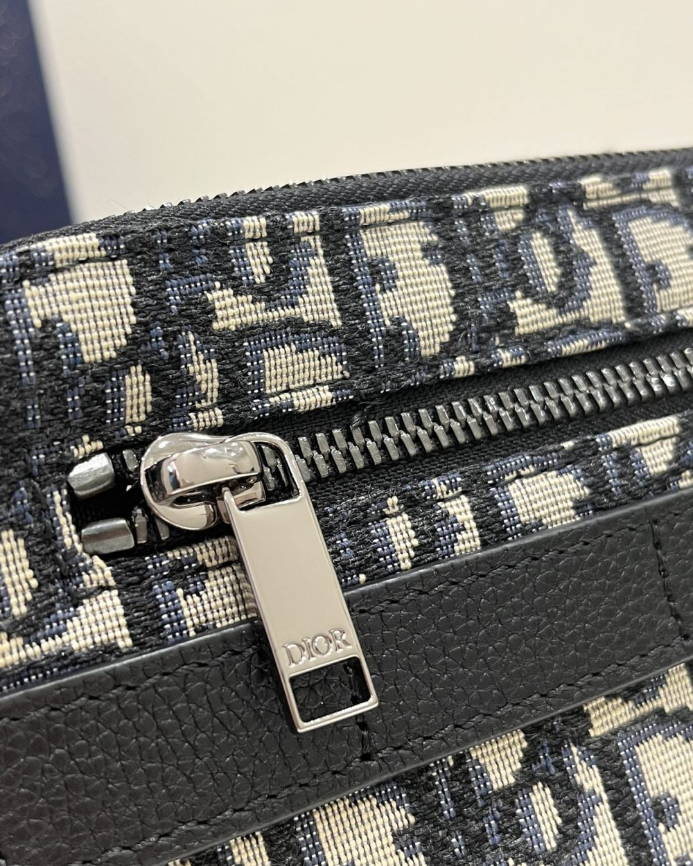 1:1 Replica Safari Messenger Bag Black For Women 8.5in/22cm 1ESPO206YKY_H27E