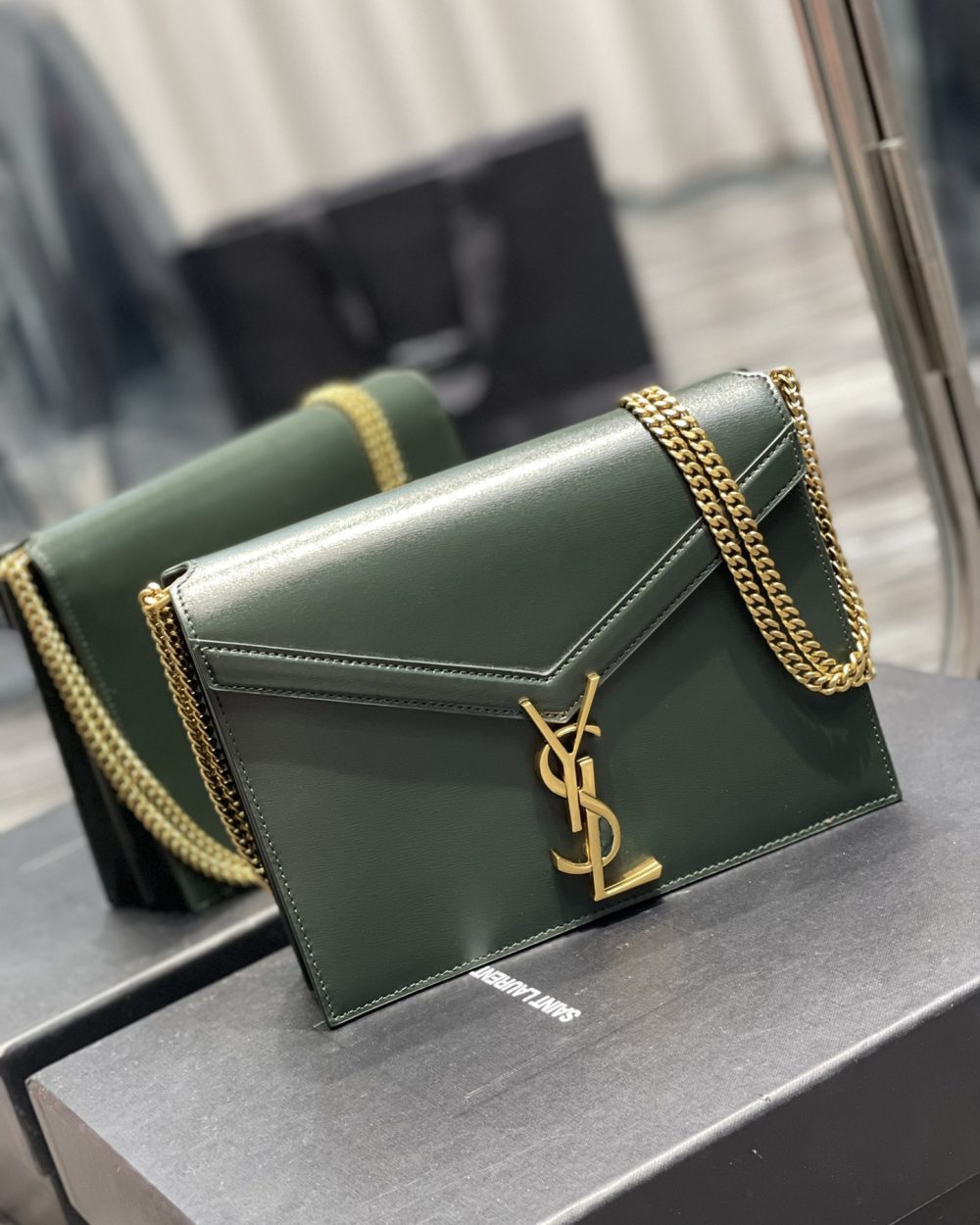 [REP 1:1] Saint Laurent Cassandra Medium Chain Bag In Grain De Poudre Embossed 22cm