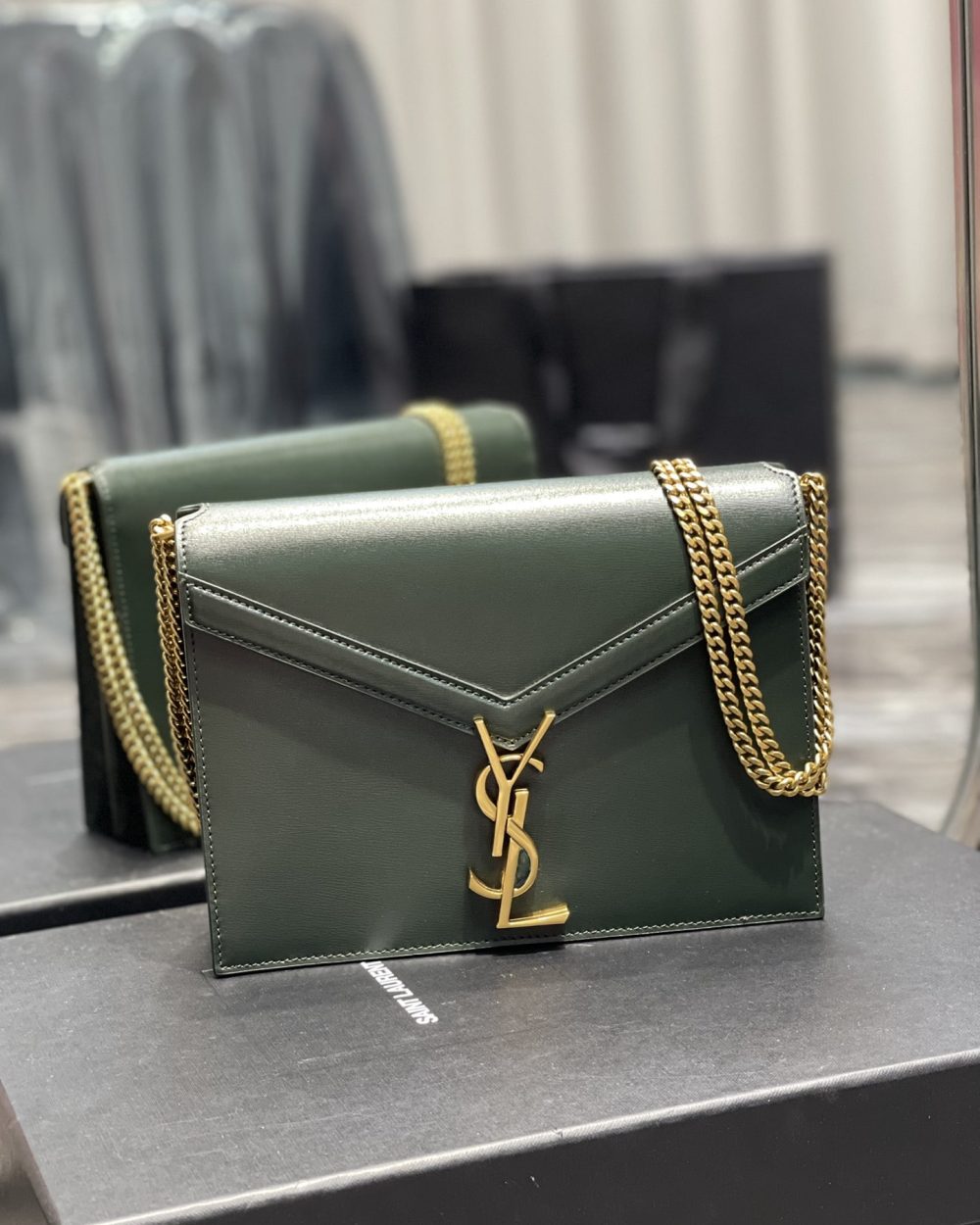 [REP 1:1] Saint Laurent Cassandra Medium Chain Bag In Grain De Poudre Embossed 22cm