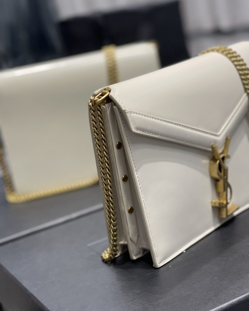 [REP 1:1] Saint Laurent Cassandra Medium Chain Bag White In Grain De Poudre Embossed For Women 8.6in/22cm YSL 532750BOW0W9207