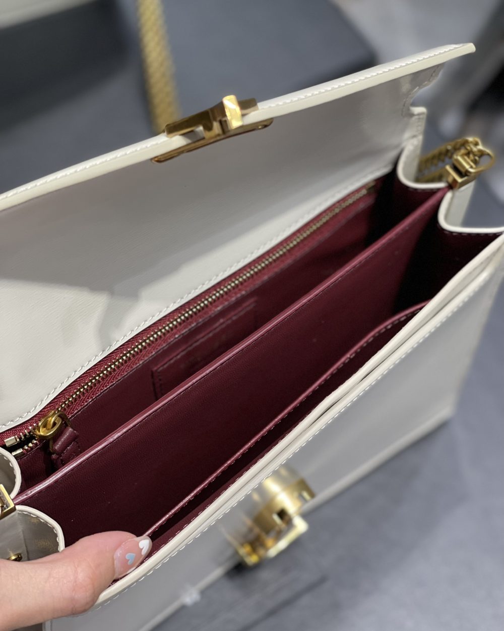 [REP 1:1] Saint Laurent Cassandra Medium Chain Bag White In Grain De Poudre Embossed For Women 8.6in/22cm YSL 532750BOW0W9207