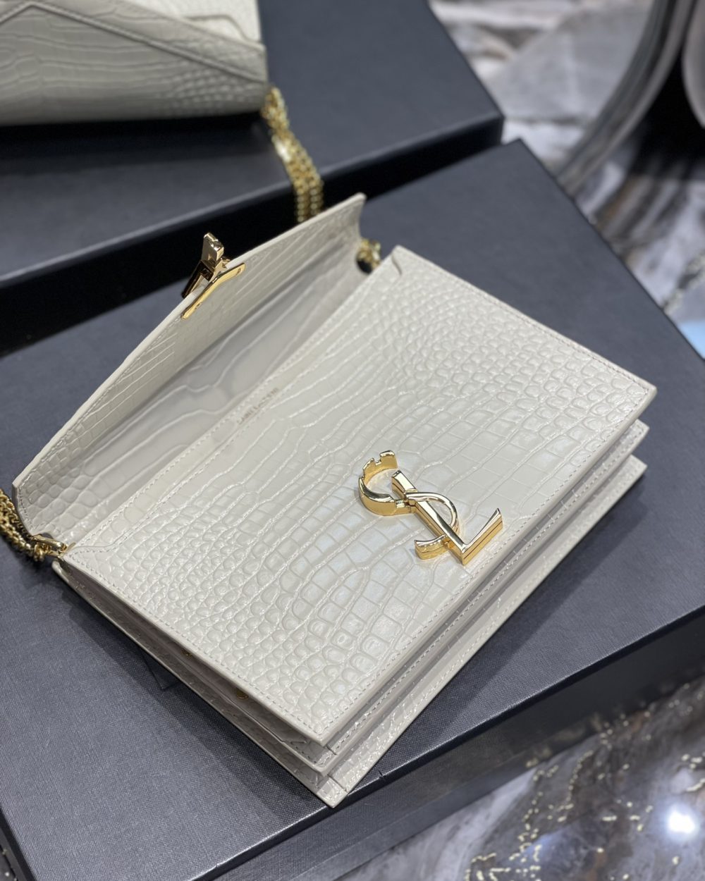 [REP 1:1] Saint Laurent Cassandra Medium Chain Bag White In Grain De Poudre Embossed For Women 8.6in/22cm YSL