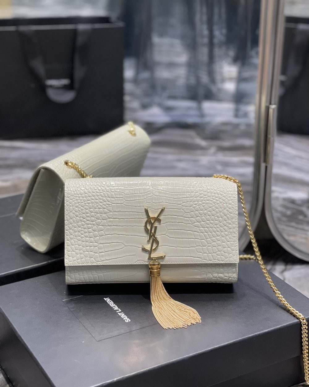 [REP 1:1] Saint Laurent Kata Medium Chain Bag White Vintage With Tassel For Women 9.4in/24cm YSL 354119DND0J9207