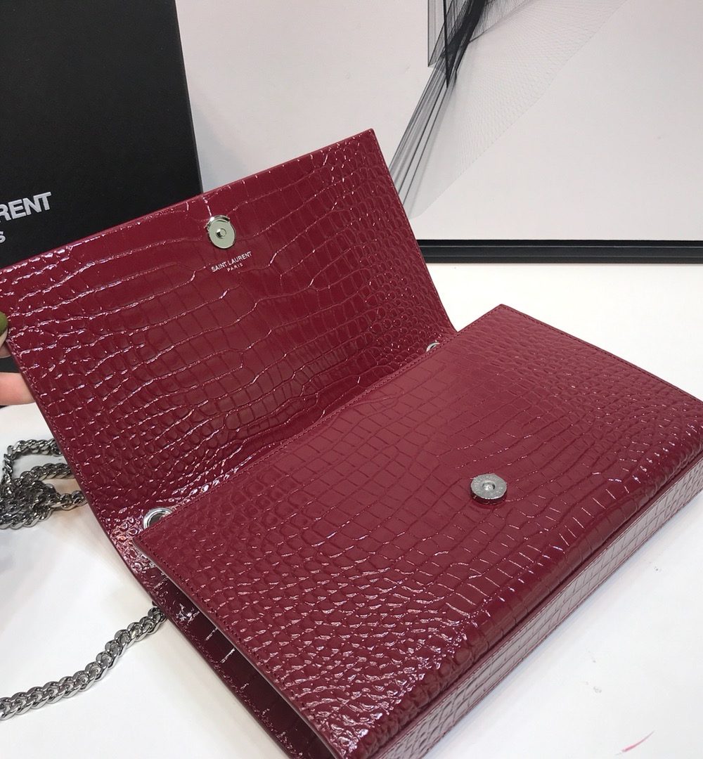 [REP 1:1] Saint Laurent Kate Medium Chain Bag With Tassel In Embossed Crocodile Burgundy For Women 9.4in/24cm YSL