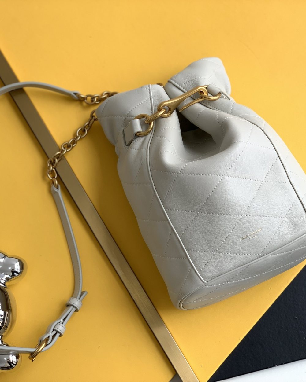 [REP 1:1] Saint Laurent Le Maillon Hook Bucket Bag White For Women, Women's Bags 10.6in/27cm YSL  686310AAAJK9207